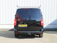 Toyota ProAce Worker 1.6 D-4D Professional | Trekhaak | Imperiaal | Zijwandbekleding | Betonplex vloer | PDC | Clima | Navi | 16' LM | All seasons |