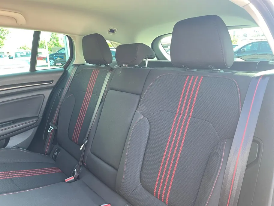 Renault Megane E-Tech Estate 1.6 Plug-In Hybrid 160 R.S. Line *Automaat*Navi+Camera*Climate Control*Adapt.Cruise Control*Stoelverwarming*HUD*Sportstoelen*Zeer complete auto!