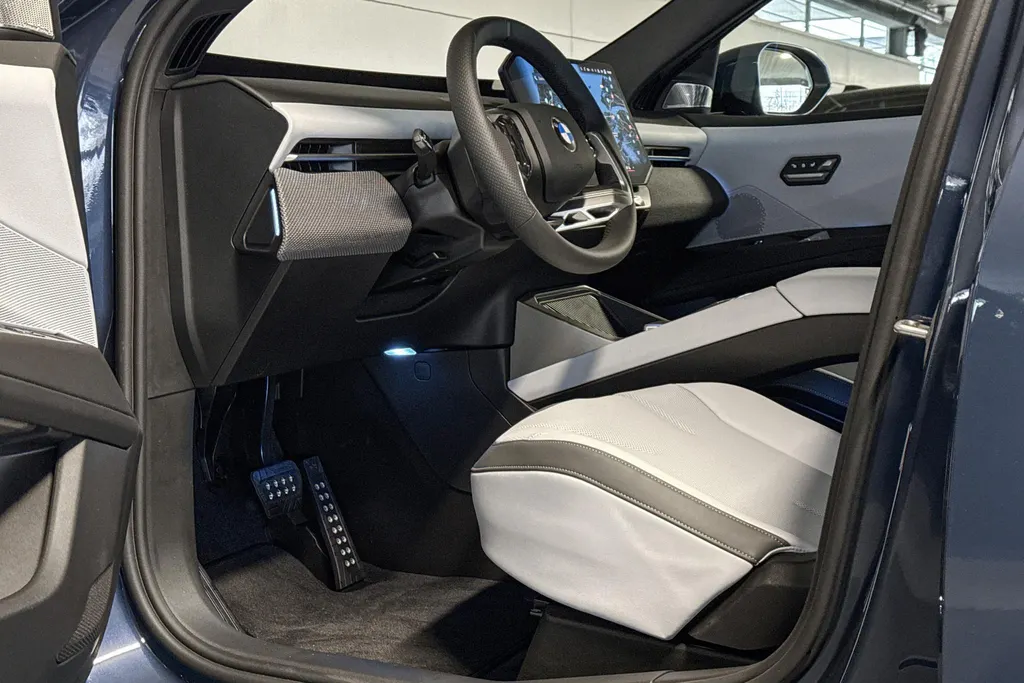 BMW iX3 50 xDrive 113 kWh