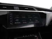 Audi e-tron 55 quattro 408pk S edition · SOH 94,8% · Panoramadak · Luchtvering · 360 Camera · Apple/Android Car Play · Stoelverwarming · 21'' Inch ·