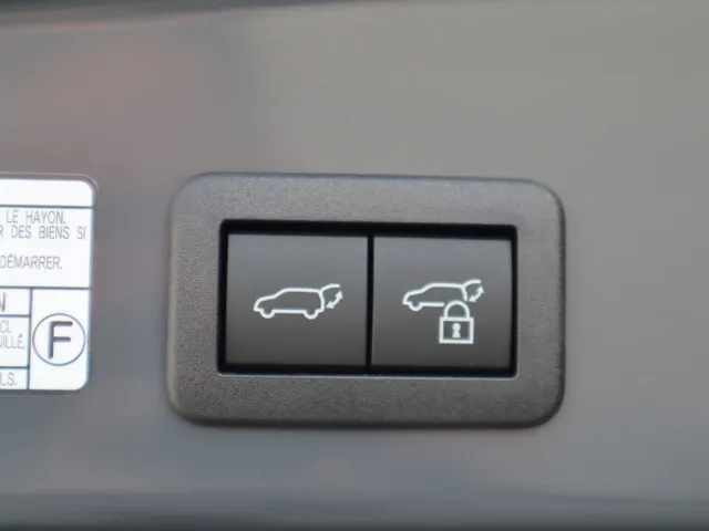 Toyota Corolla Cross Hybrid 180 GR Sport | Stoel/Stuur Verwarming | Blindspot