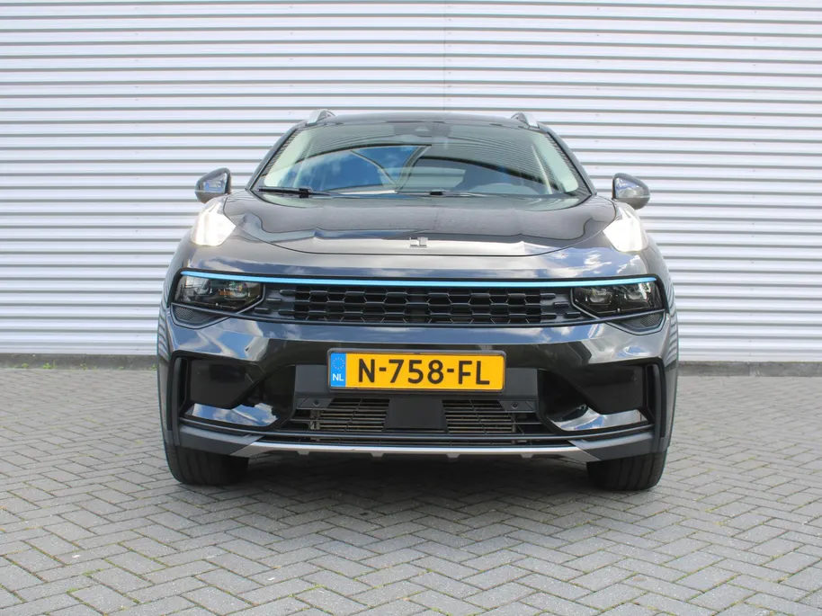 Lynk & Co 01 1.5 | PHEV | Trekhaak | Stoelverwarming | Elek. stoelverstelling + achterklep | Pano dak | Dodehoek detectie | Camera | 20' LM | HK Audio |