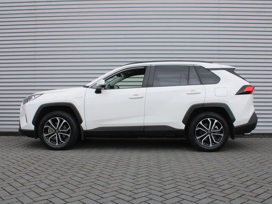 Toyota RAV4 2.5 Hybrid AWD Dynamic | 18' LM | Trekhaak | Camera binnenspiegel | 360 Camera | Cruise adapt. | Dodehoek detectie | Elek. achterklep | LM winterset |