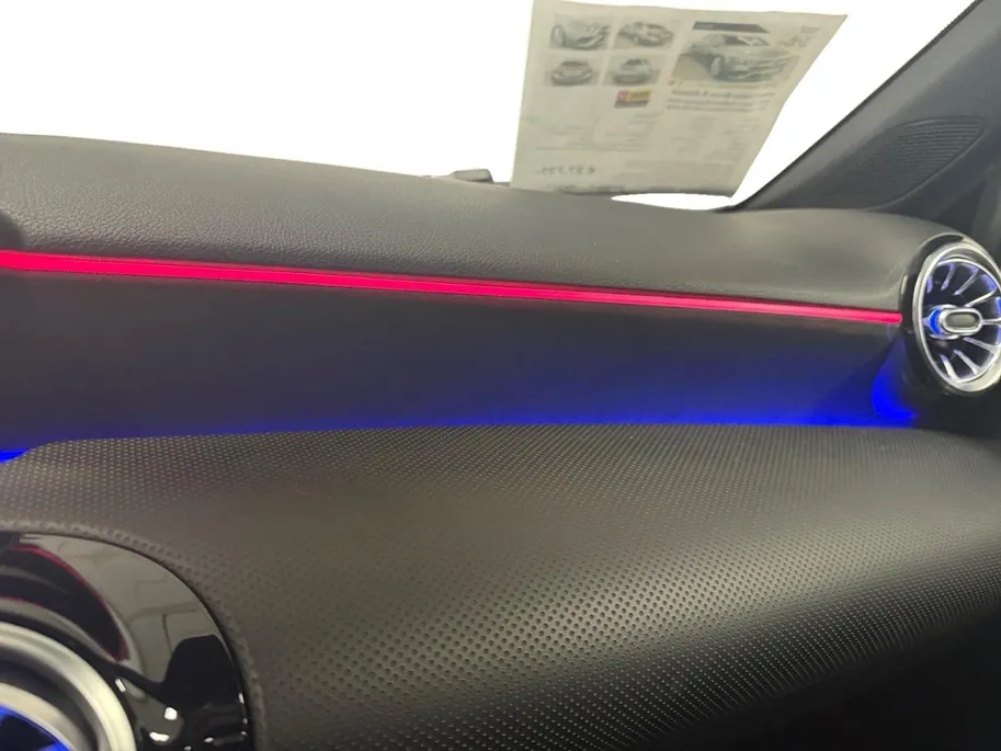 Mercedes-Benz A-Klasse 200 Launch Edition Premium AUTOMAAT AMBIENT LIGHT NAVI AIRCO CAMERA CRUISE CONTROLE AMBIANCE VERLICHTING APPLE CARPLAY ANDRIOD AUTO AMG PAKKET ZEER MOOIE AUTO