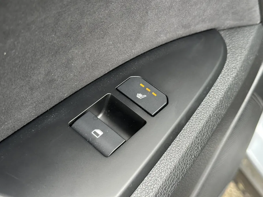 Kia Sportage 1.6 T-GDi Plug-in Hybrid GT-PlusLine | Afneembare Trekhaak | Demo | Direct leverbaar | 360 Camera | Schuif-/kanteldak | Stoel-/stuurverwarming | Apple Carplay | Android Auto