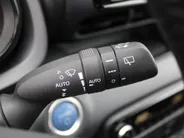 Mazda 2 Hybrid 1.5 Agile | Comfort pakket | Trekhaak | CarPlay | Camera | Stuur-/stoelverwarming | Cruise adapt. | 15' LM |
