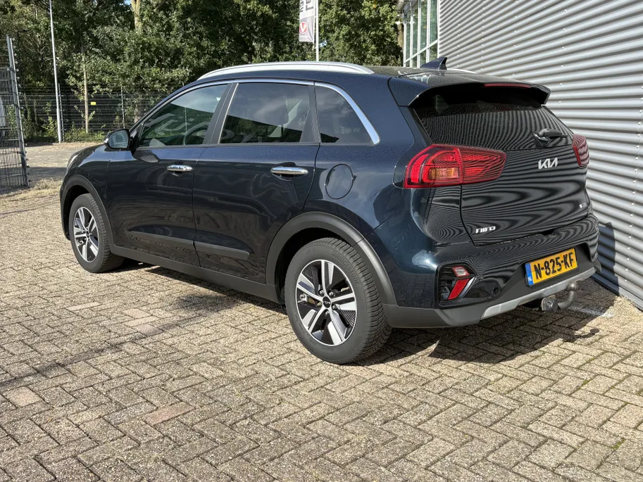 Kia Niro 1.6 GDi Hybrid DynamicPlusLine AUTOMAAT | Trekhaak | Stoel/Stuur verwarming | Adaptieve Cruise | Groot scherm Navigatie | Digitaal cockpit | Apple Carplay/Android Auto | Camera | Climate