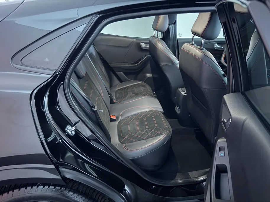 Ford Puma 1.0 EcoBoost Hybrid ST-Line X | Winterpack | All Season Banden | Draadloos Apple Carplay / Android Auto |