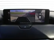 Mazda CX-80 2.5 e-SkyActiv PHEV Homura Plus | Trekhaak | Stuur-/stoelverwarming + ventilatie | 360 Camera | Schuifdak | Elek. stoelverst. | 20' LM | Leer | 7-zits |