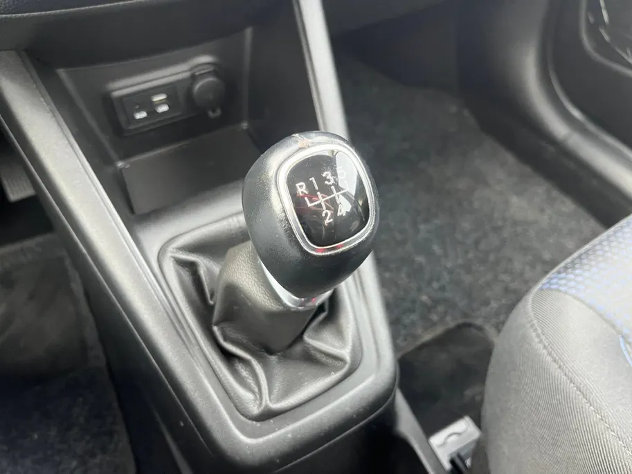 Hyundai ix20 1.4i i-Drive | Airco| Hoog zitter| Lichtmetalen velgen| Metallic lak| Elec. ramen| Radio| Nette auto!