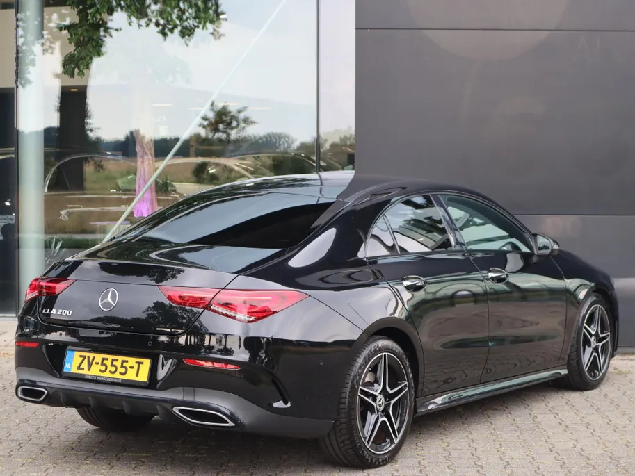 Mercedes-Benz CLA 200 Business Solution AMG l Keyless l Achteruitrij camera l Ambiente lichtpakket