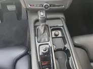 Volvo V90 2.0 T4 Momentum | Stoel en stuurverwarming | Elektrisch bedienbare voorstoelen | Camera | Lederen bekleding | Navigatie | Parkeersensoren voor en achter | Elektrische achterklep |