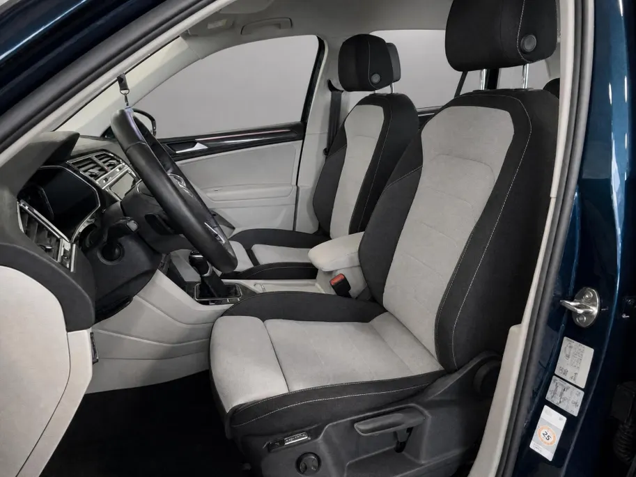 Volkswagen Tiguan 1.4 TSI eHybrid 245pk DSG Life Business · Camera · Apple/Android Car Play · Wegklapbare Trekhaak · Stoelverwarming · Navigatie · P-Sensoren · 18'' Inch ·