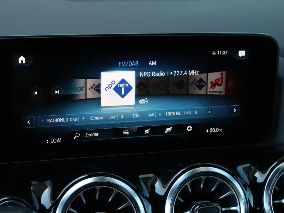 Mercedes-Benz GLA 250 e AMG Line l Keyless l Achteruitrij camera l Stoelverwarming l Memory