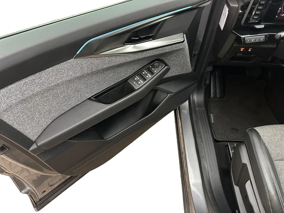 Renault Espace 200PK E-Tech full hybrid techno 7p. Automaat | 1ste Eigenaar | Trekhaak | All-Seasonbanden | Apple Carplay/Android Auto | Cruise Control | Digitale Cockpit | Climate Control | Parkeersensoren | 12 Maanden BOVAG Garantie