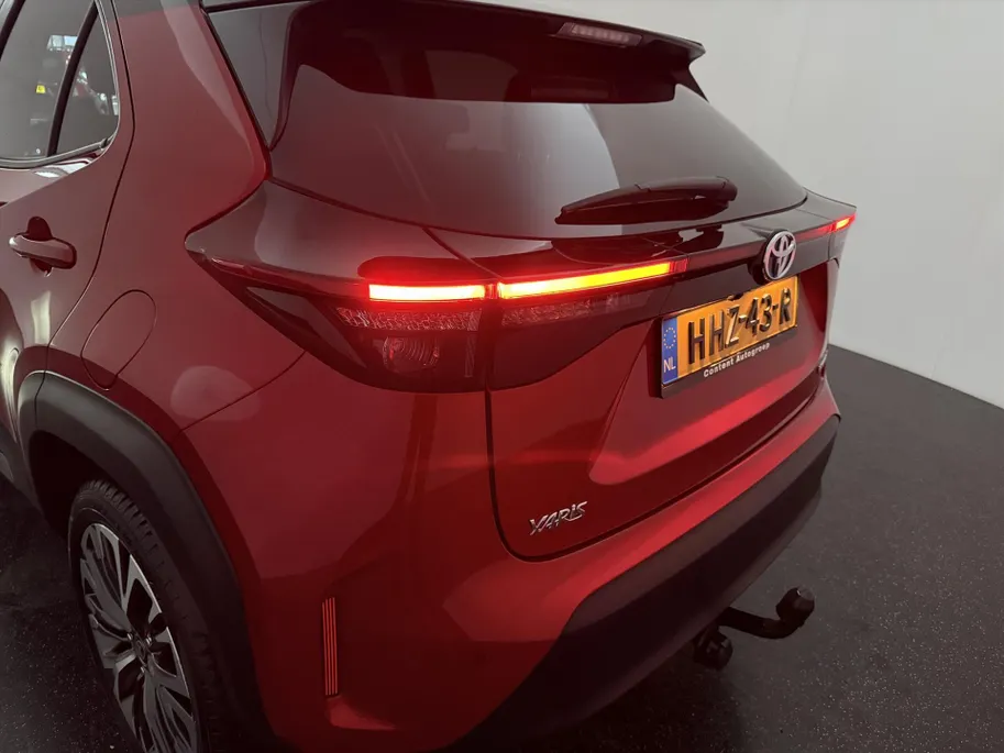 Toyota Yaris Cross 1.5 Hybrid Executive Automaat | Trekhaak | Panoramadak | Apple Carplay/Android Auto | Stoelverwarming