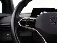 Volkswagen ID.4 Pro Business Advantage 77 kWh 204pk · SOH 95,8% · Inklap. Trekhaak · Warmtepomp · Stuur- & Stoelverwarming · 20'Velgen · ACC · Apple/Android Car Play ·