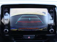 Mazda 2 Hybrid 1.5 Agile | Stuur-/stoelverwarming | Camera | 15' LM | Cruise adapt. | Airco |