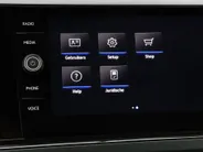 Volkswagen Polo 1.0 TSI 110pk DSG R-Line · Camera · Matrix LED · Stoelverwarming · Apple/Android Car Play · ACC · P-Sensoren · 17'Velgen ·