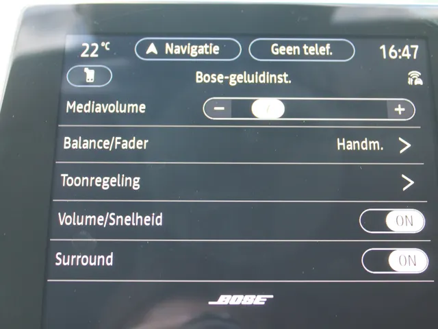 Renault Arkana 1.6 E-Tech Hybrid 145 PK Intens | Elektrisch bedienbare trekhaak | Camera achter | Bose geluid | Groot scherm | Reservewiel | Dode hoek sensoren | Adaptieve cruise controle |