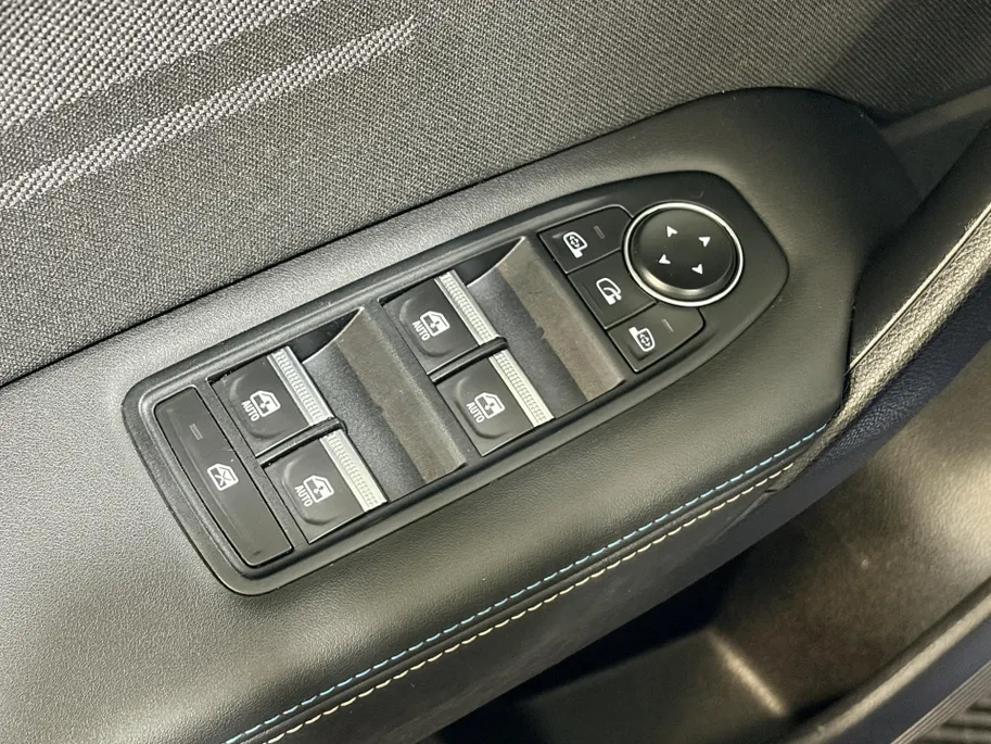 Renault Captur 145PK E-Tech Full Hybrid Esprit Alpine Automaat | Google Built-in | Climate Control | Stuurwielverwarming | Adaptive Cruise Control | Apple CarPlay/Android Auto | Lichtmetalen Velgen | Camera | Parkeersensoren |