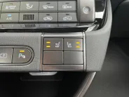 Hyundai Inster Evolve 49 kWh | Nieuw | Uit voorraad leverbaar | Zeer compleet | 360 km range | 360 graden camera | Hyundai Rotterdam - Noord |