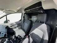 Ford Transit Connect 1.5 EcoBlue L1 Trend 100 pk | 2x schuifdeur | Navigatie | Achterklep met ruit | Cruise control | Voorruitverwarming | Verwarmde voorstoelen | Parkeersensoren