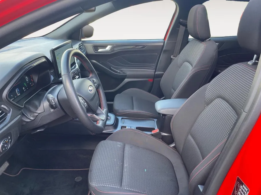 Ford Focus Wagon 1.0 EcoBoost Hybrid ST Line X 155pk automaat | Stoel- stuur en voorruitverwarming | Kantel / schuifdak | Driver assistance pack