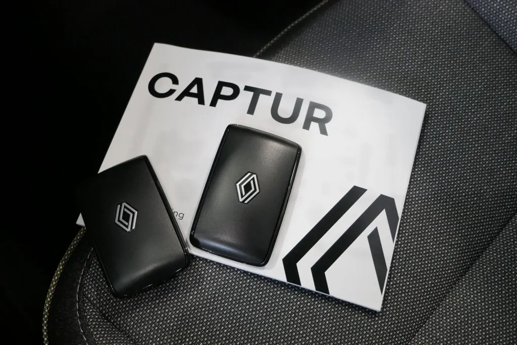 Renault Captur 1.8 E-Tech full hybrid 160 techno | Profiteer nu van €2.500,- Zeeuw & Zeeuw voorraadkorting | Uit voorraad leverbaar op is op
