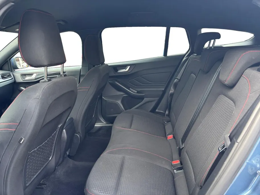 Ford Focus Wagon 1.0 EcoBoost Hybrid ST Line | Winterpack | Apple Carplay/Android Auto | Parkeersensoren | Cruise Control | Climate Control |