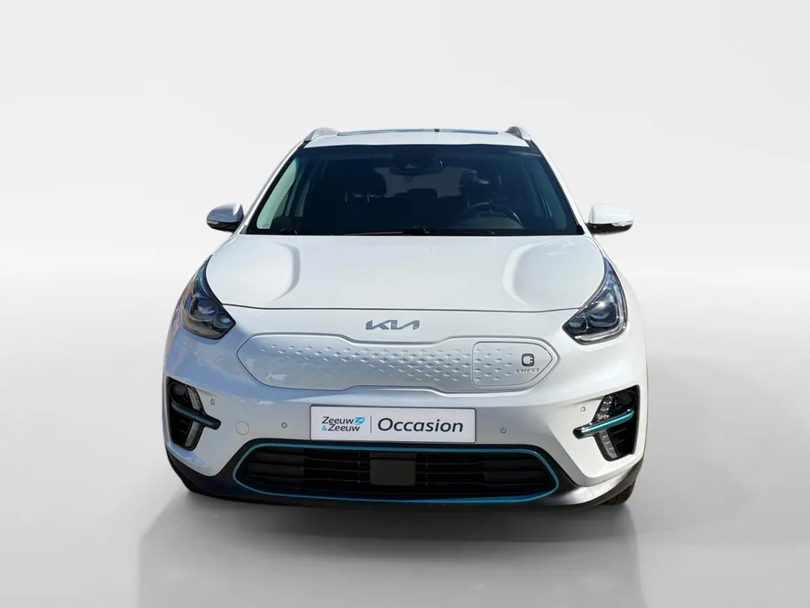 Kia e-Niro ExecutiveLine 64 kWh Meest luxe uitvoering | 1e Eigenaar | Dealer onderhouden | 3 Fase laden | Allseason banden | Metallic lak | Fabrieksgarantie | NAP