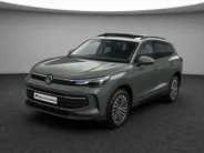 Volkswagen Tiguan 1.5 204pk DSG eHybrid Life Edition · Panoramadak · Camera · Wegklapbare Trekhaak ·  Apple/Android Car Play · Navigatie · 18'' Inch ·