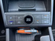 Hyundai Kona 1.6 GDI HEV Premium | 360 camera | Apple Carplay/ Android Auto | Stoelverwarming & ventilatie | Navigatie |