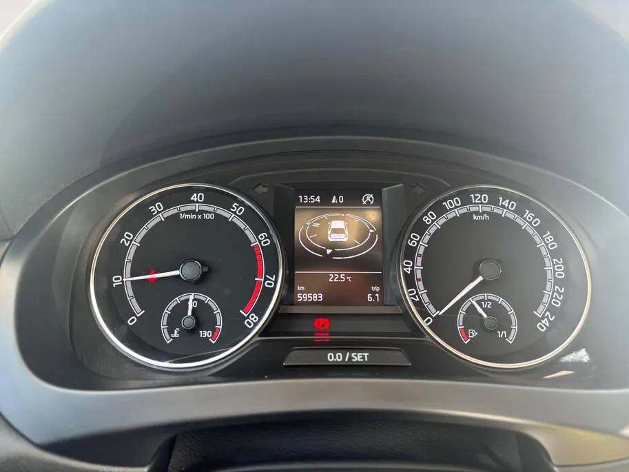Škoda Rapid Spaceback 1.0 TSI Greentech Clever | Panoramadak | Climate Control | Cruise Control | Stoelverwarming | Parkeersensoren achter | DAB |