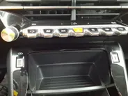 Peugeot 208 1.2 PureTech 75 Style Navigatie | PDC | 5512 km`s zo goed als nieuw met fabriek garantie