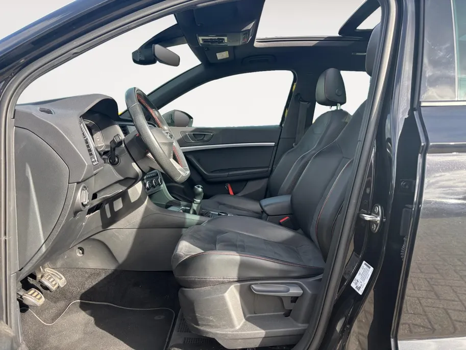 SEAT Ateca 1.5 TSI FR Business Intense | Trekhaak | 1800 Trekhaak | adaptieve Cruise Control | Parkeer Camera | Stoel/Stuurverwarming | Schuif/kantel Dak |