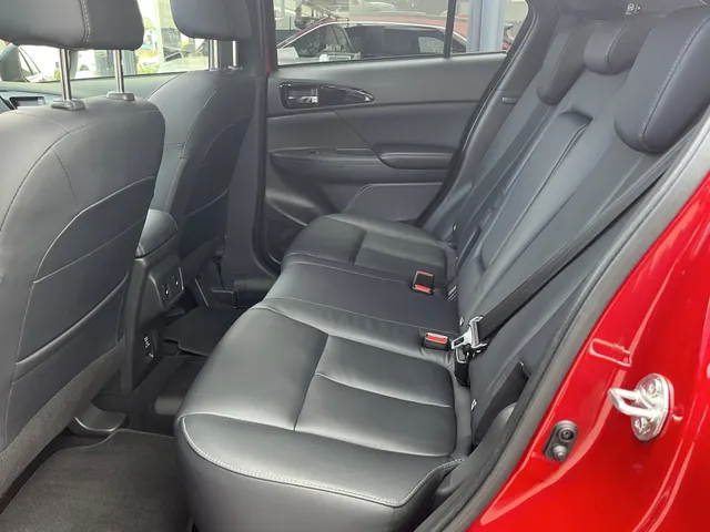 Mitsubishi Eclipse Cross 2.4 PHEV Instyle+ | Panoramadak | Trekhaak | All Seasons