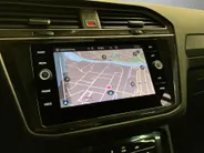 Volkswagen Tiguan 1.4TSIeHybrid 180kW/245PK R-Line DSG · Panoramadak · Trekhaak · 360°Camera + Parkeersensoren · Keyless entry
