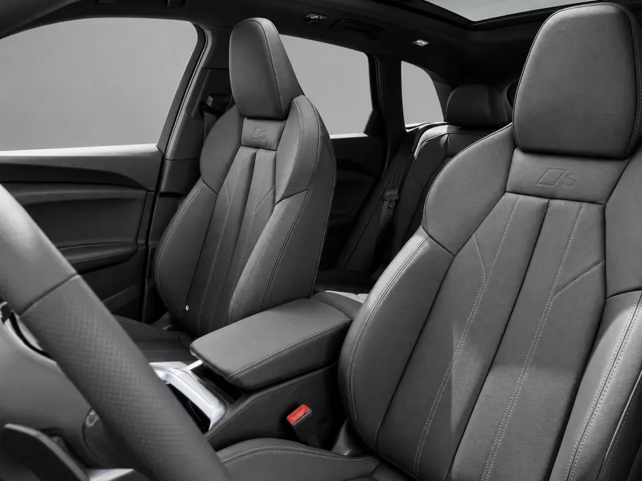 Audi Q5 2.0 TFSI e-hybrid 299PK S-tronic Quattro S Line · Panoramadak · Leder · 360 Camera · Drive select ·  Wegklapbare Trekhaak · Garantie t/m 21-05-2030 of 120000km