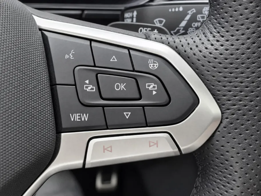 Volkswagen T-Roc 1.5 TSI 150pk DSG R-Line · Panoramadak · Camera · Keyless · Stuur- & Stoelverwarming · Elek. Achterklep · Dodehoeksensor · Garantie t/m 14-07-2027