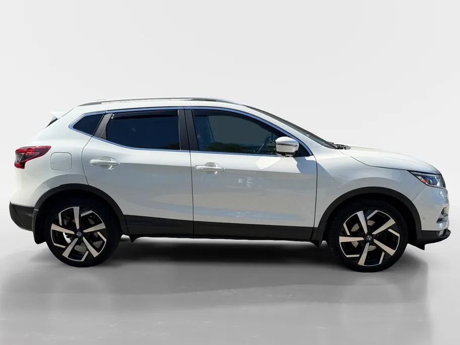 Nissan QASHQAI 1.3 DIG-T Tekna | Extra set winterbanden | Rondom camera | Stoel verwarming | Climate | Pano | Telefoon |