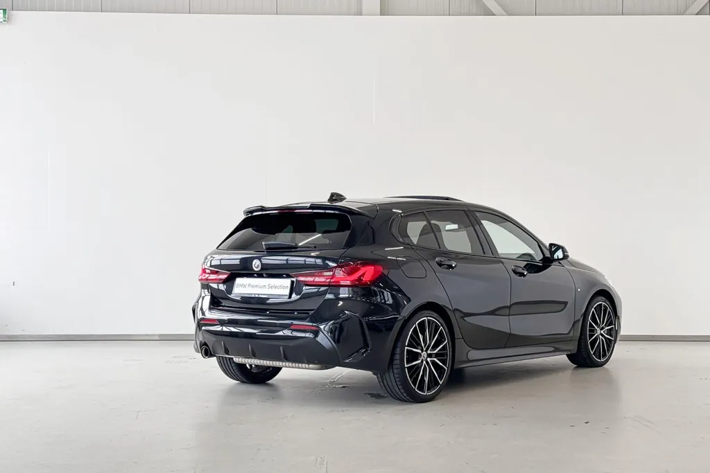 BMW 1 Serie 118i Business Edition M Sport Plus Pack