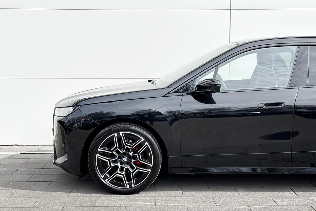 BMW iX xDrive60 112 kWh
