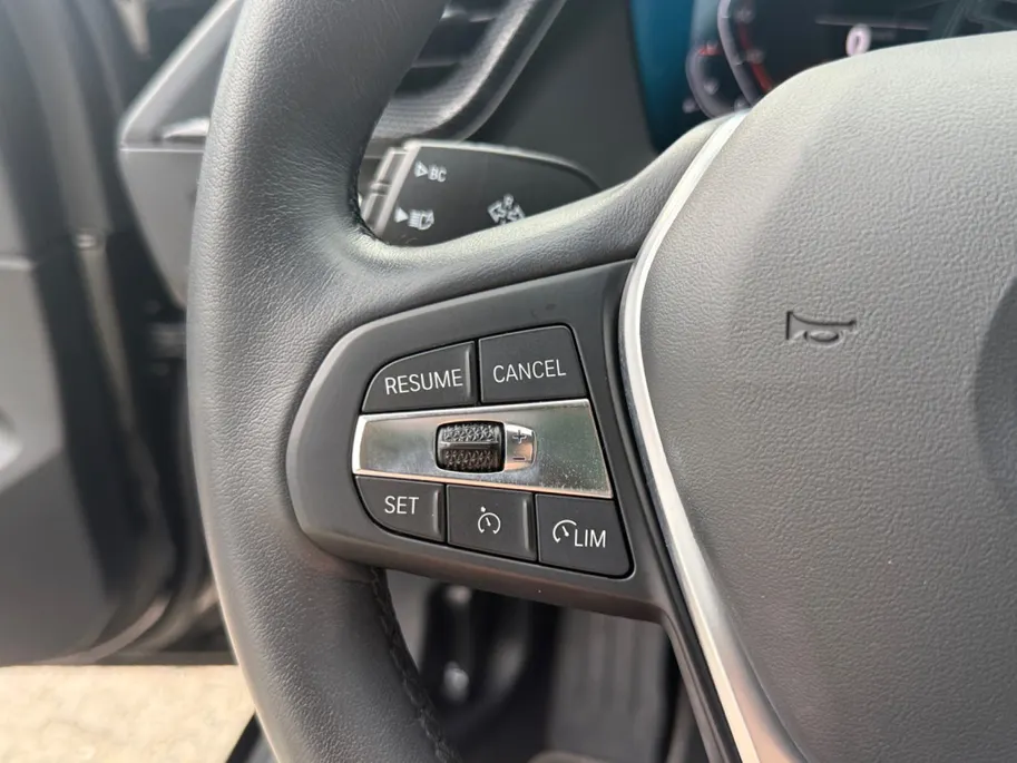 BMW 1 Serie Limousine 118i Sport Line Apple/Android draadloos | Automaat | Climate Con
