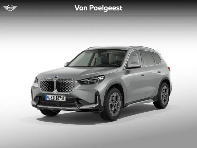 BMW iX1