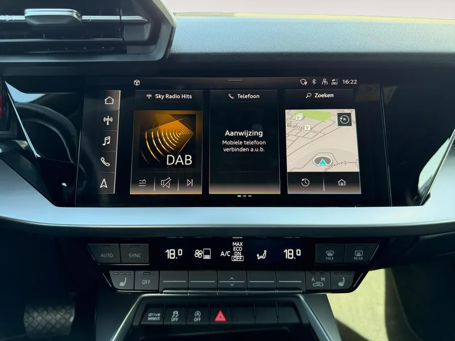 Audi A3 Limousine 30 TFSI Advanced edition | Automaat | Trekhaak | Cruise Control | All Season Banden | Climate Control | Verwarmbare Voorstoelen | Parkeersensoren Achter | Navigatie | Bovag Garantie