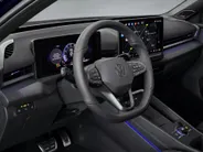 Volkswagen T-Roc 1.5 eTsi R-Line First Edition 150 pk 7 versn. DSG · Achteruitrijcamera · Electrische achterklep · Trekhaak