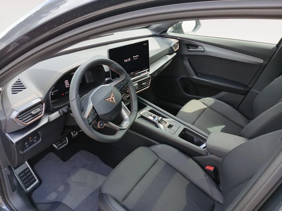 CUPRA Formentor 1.5 TSI e-Hybrid Business | NIEUWE AUTO | Elektrisch Wegklapbare Trekhaak | Schuif/Kantel Dak | Digital Cockpit | Camera | Parkeersensoren | Stoelverwarming | Stuurwielverwarming | Apple CarPlay/Android Auto |