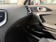 Kia XCeed 1.5 T-GDI MHEV DynamicPlusLine 160 PK | STOEL & STUURVERWARMING | 18 INCH LICHTMETAAL | CLIMATE CONTROL | RESTERENDE FABRIEKSGARANTIE TM 2032