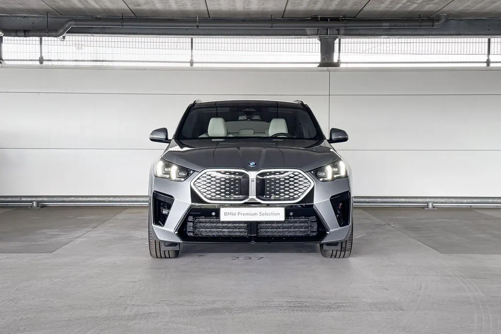 BMW iX2 xDrive30 67 kWh M Sport Edition